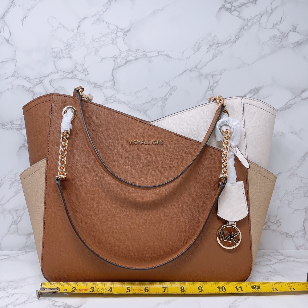 Michael Kors JST Large Chain Shoulder Bag - Picture 2 of 7